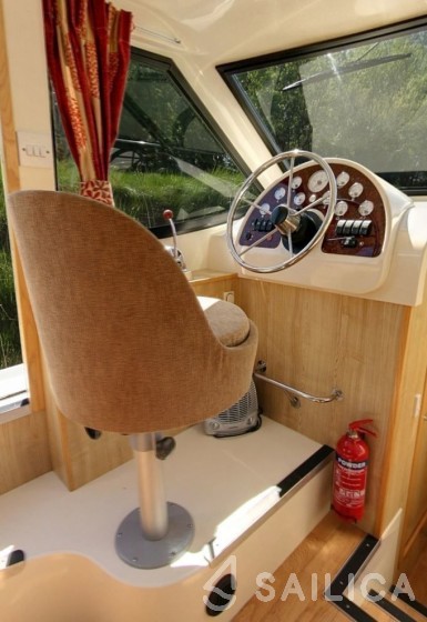 Le Boat Royal Mystique A - Yacht Charter Sailica