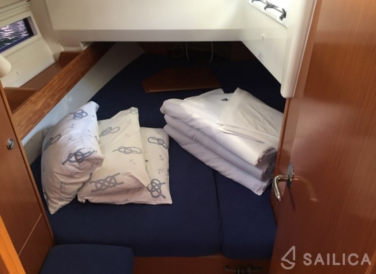 Bavaria Cruiser 36 - Yacht Charter Sailica
