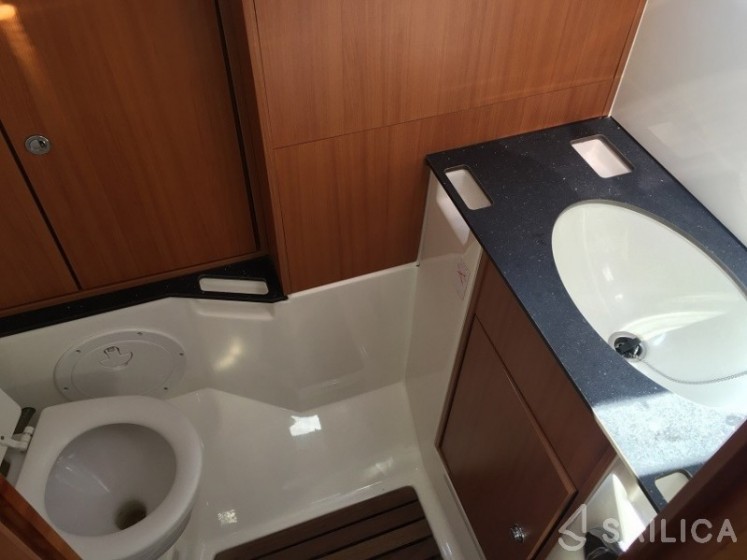Bavaria Cruiser 36 - Yacht Charter Sailica