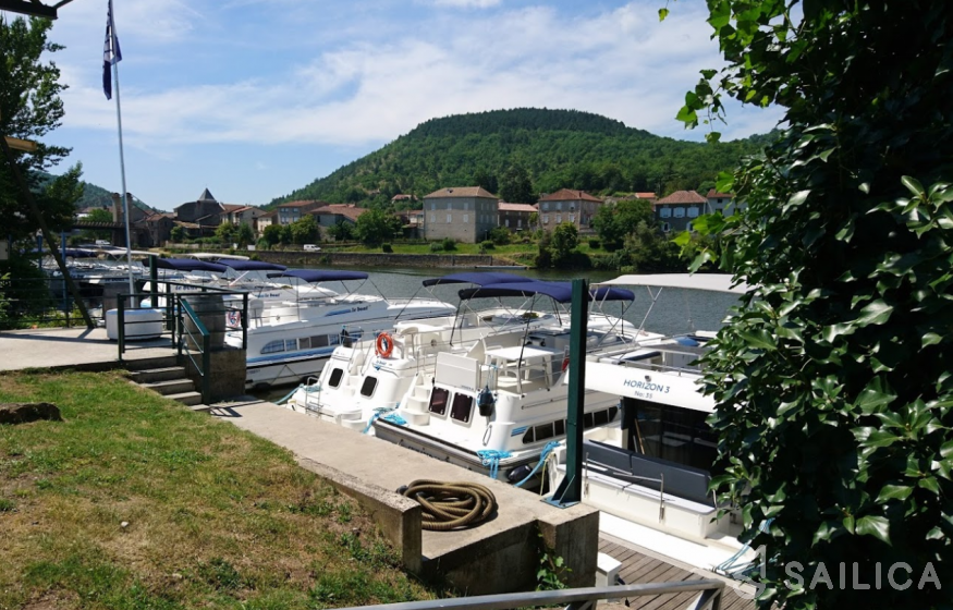 Le Boat Salsa B - Yacht Charter Sailica
