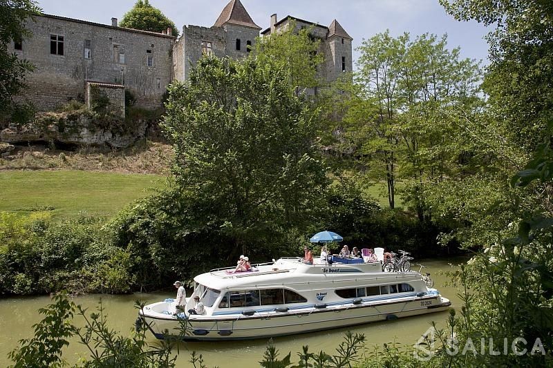 Le Boat Salsa B - Yacht Charter Sailica
