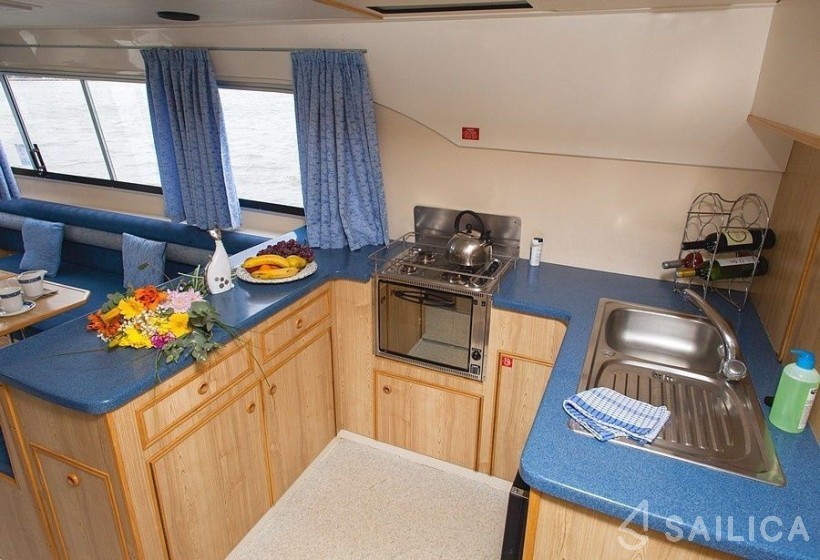 Le Boat Salsa B - Yacht Charter Sailica