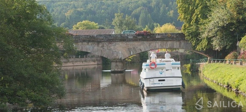 Le Boat Sheba - Yacht Charter Sailica