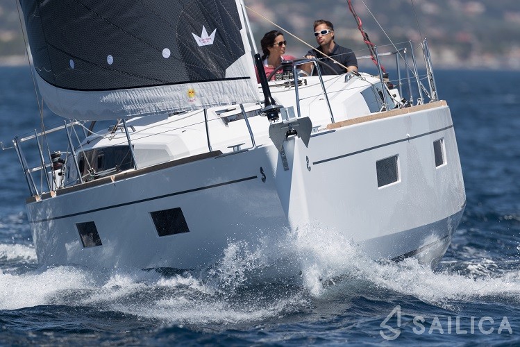 Oceanis 38.1 - Yacht Charter Sailica