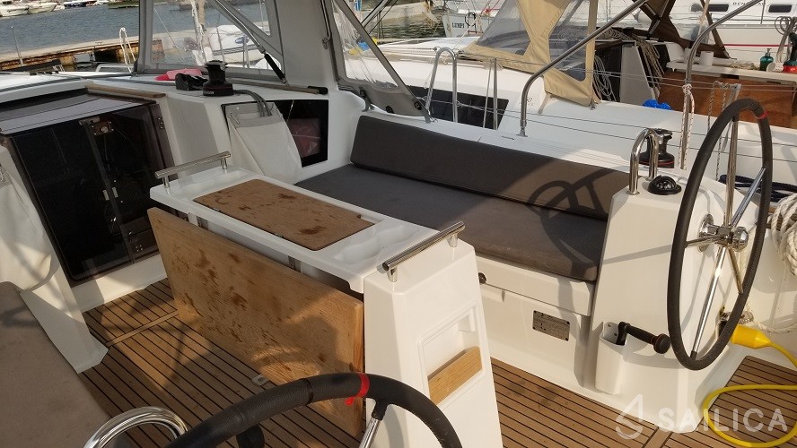 Oceanis 38.1 - Yacht Charter Sailica