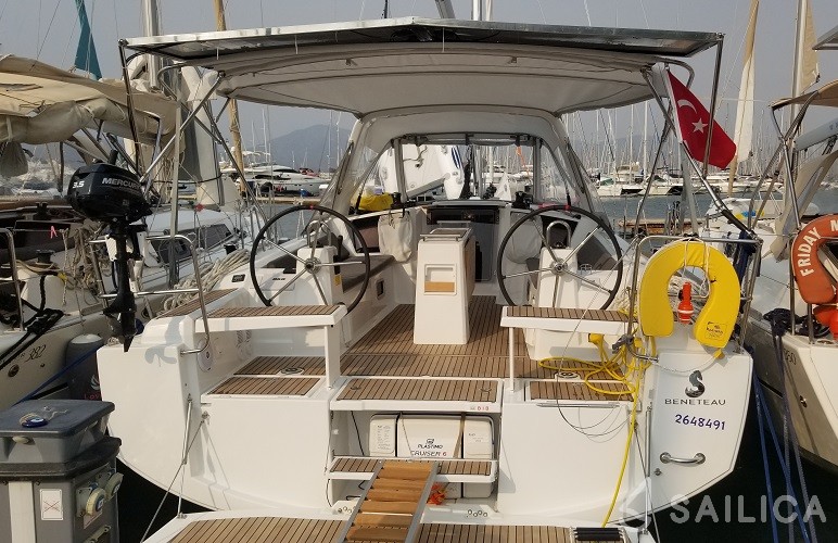 Oceanis 38.1 - Yacht Charter Sailica
