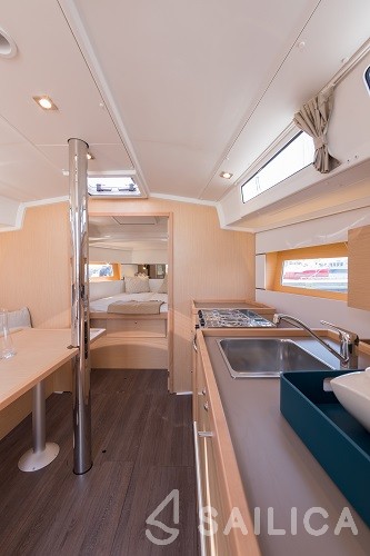 Oceanis 38.1 - Yacht Charter Sailica