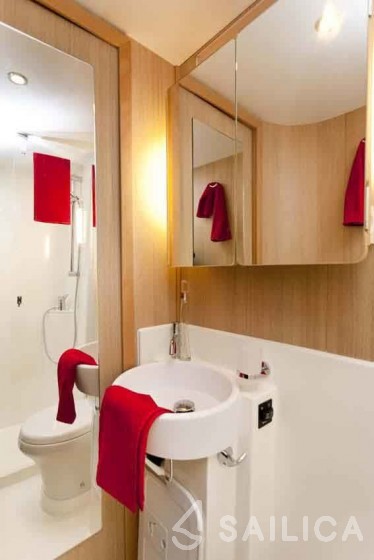 Le Boat Vision 2 - Yacht Charter Sailica