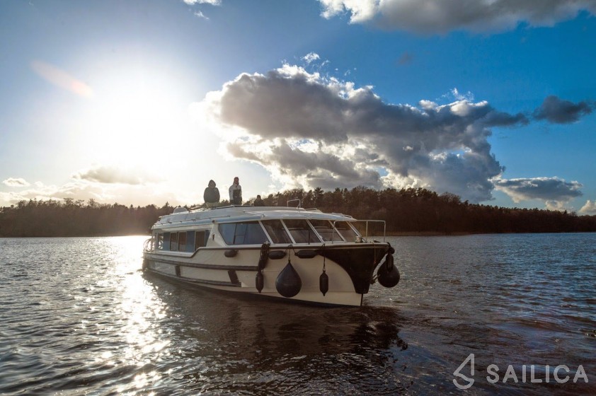 Le Boat Vision 2 - Yacht Charter Sailica