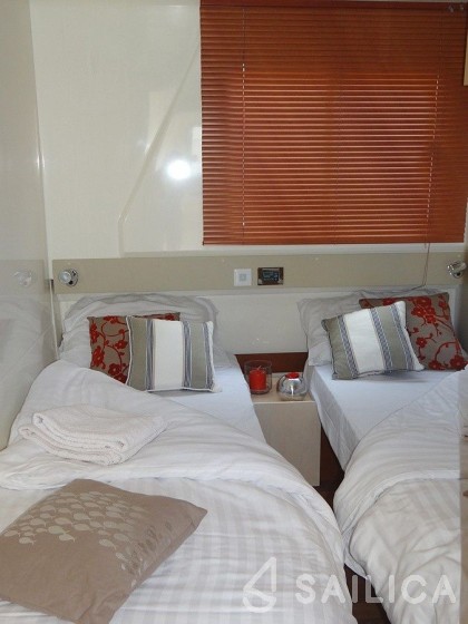 Le Boat Vision 2 - Yacht Charter Sailica