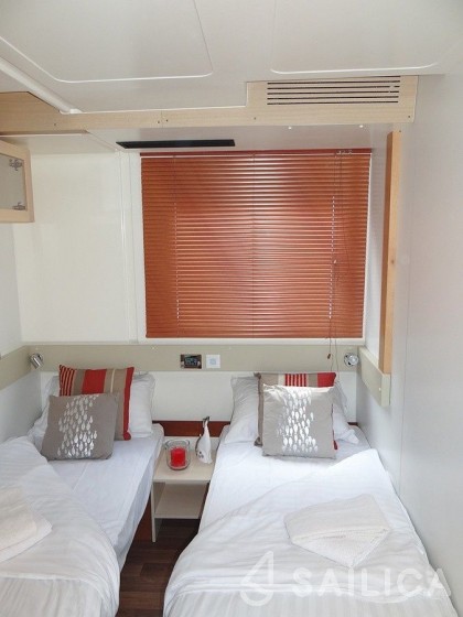 Le Boat Vision 2 - Yacht Charter Sailica
