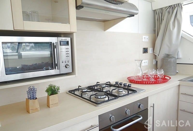 Le Boat Vision 2 - Yacht Charter Sailica