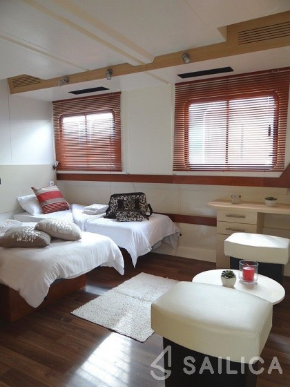 Le Boat Vision 2 - Yacht Charter Sailica