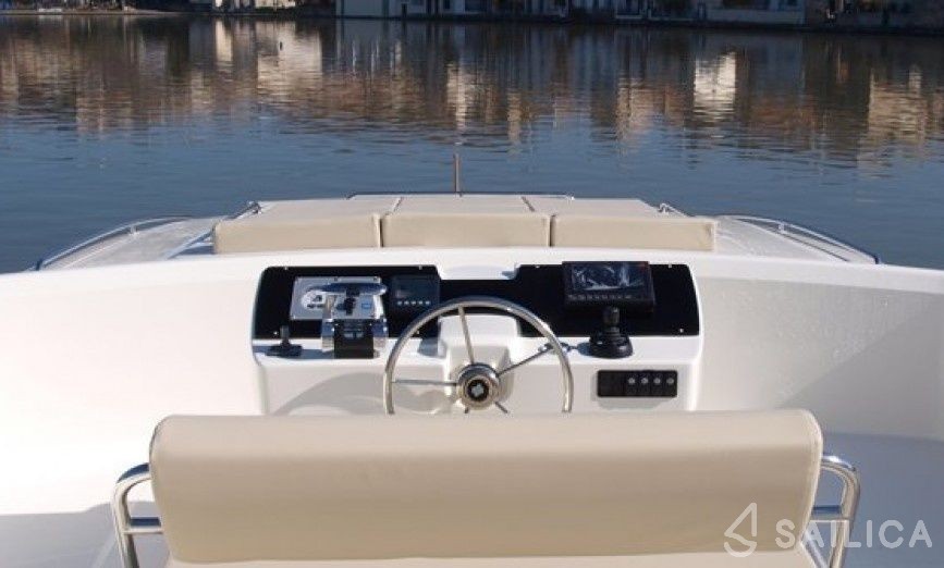 Le Boat Vision 3 - Yacht Charter Sailica