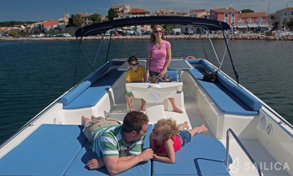Le Boat Vision 3 - Yacht Charter Sailica