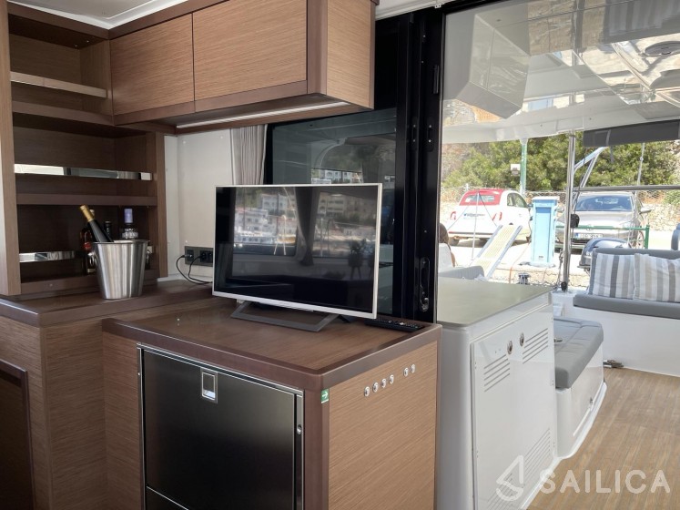 Lagoon 46  - Yacht Charter Sailica
