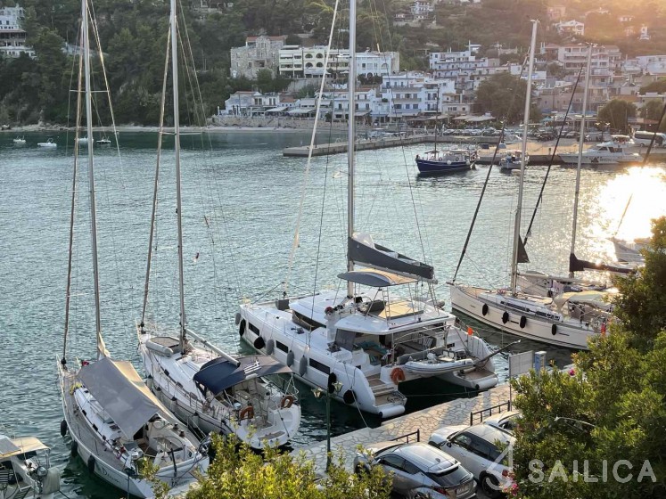 Lagoon 46  - Yacht Charter Sailica