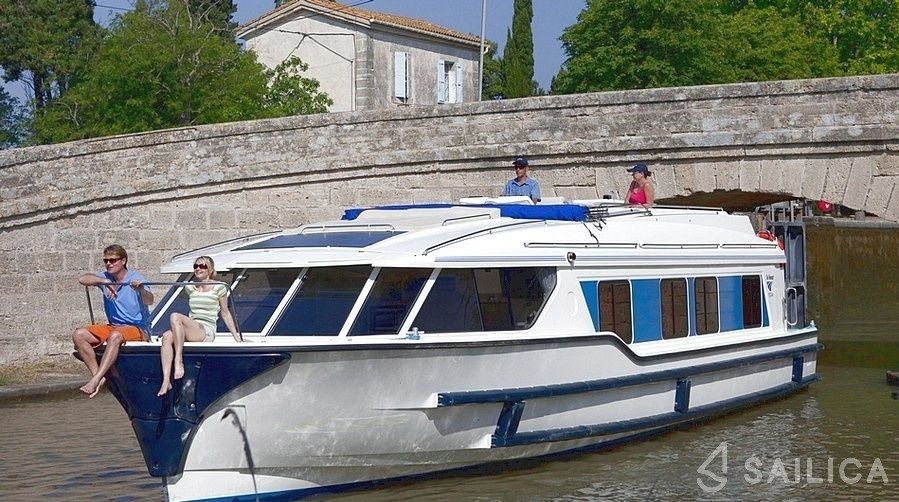 Le Boat Vision 4 - Yacht Charter Sailica