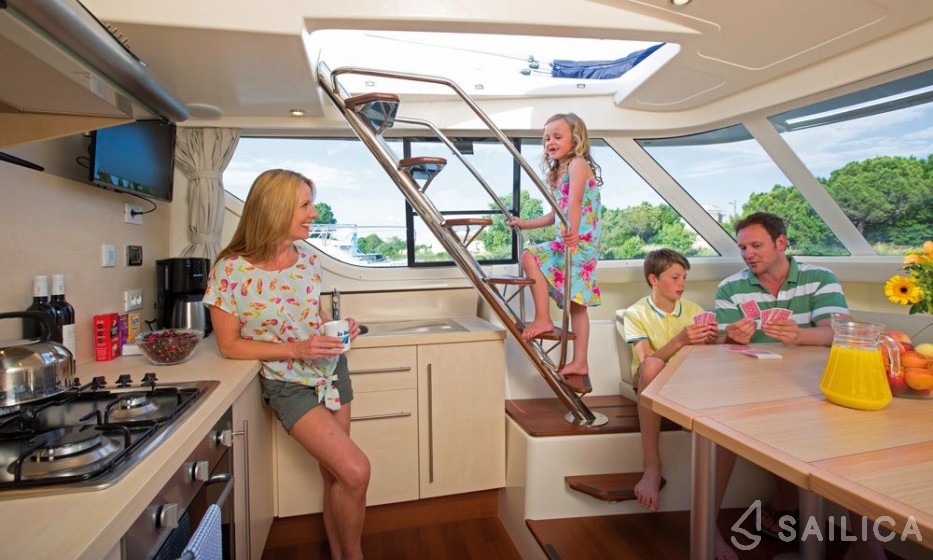 Le Boat Vision 4 - Yacht Charter Sailica