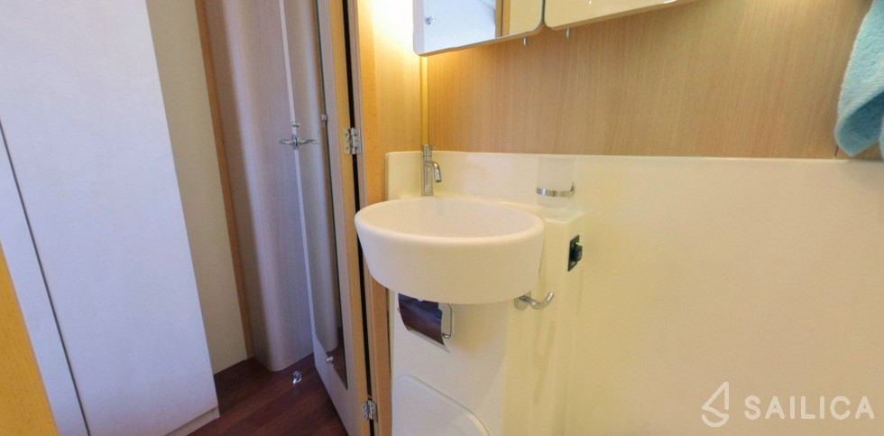 Le Boat Vision 4 - Yacht Charter Sailica