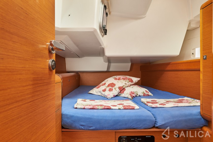 Sun Odyssey 509 - Yacht Charter Sailica
