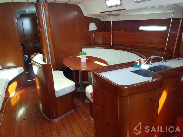First 47.7 - Yacht Charter Sailica