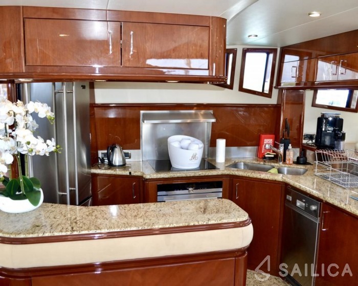 Marquis 69 - Yacht Charter Sailica