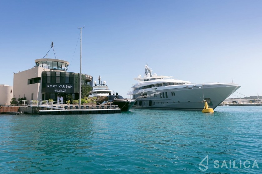 Marquis 69 - Yacht Charter Sailica
