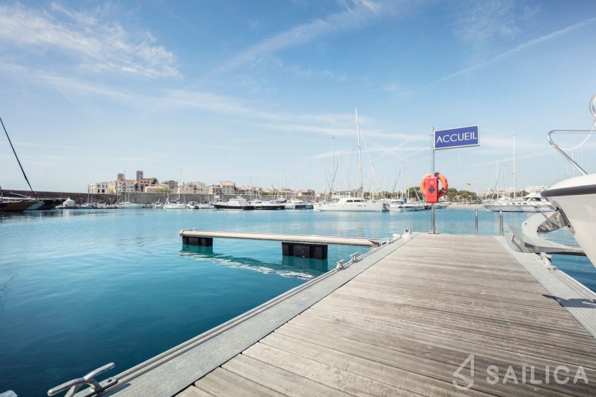 Marquis 69 - Yacht Charter Sailica