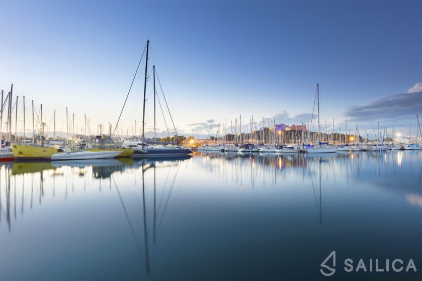 Marquis 69 - Yacht Charter Sailica
