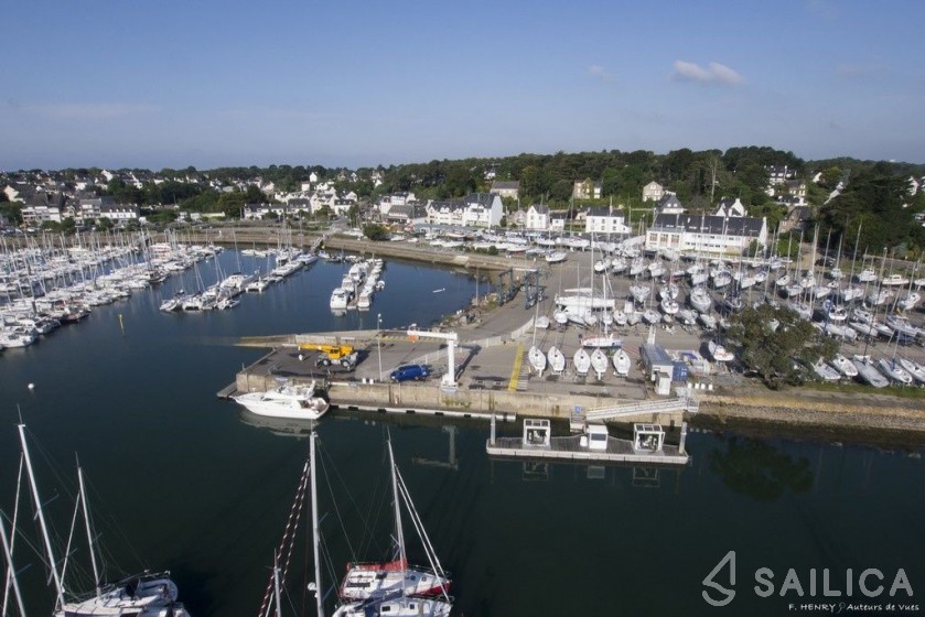 Ofcet 32 sc - Yacht Charter Sailica