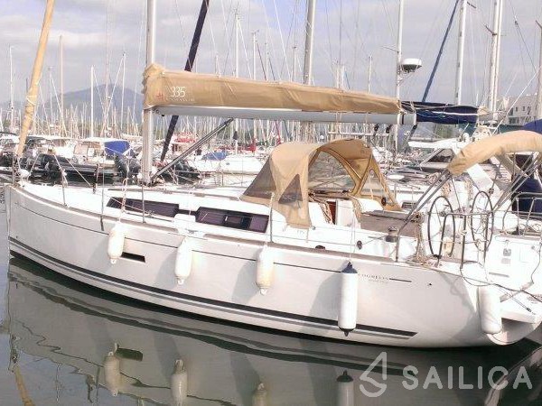 Dufour 335 Grand Large - Yacht Charter Sailica