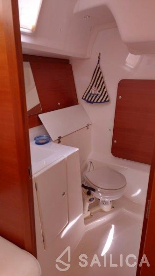 Dufour 335 Grand Large - Yacht Charter Sailica