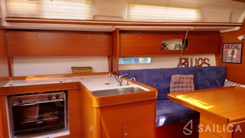 Dufour 335 Grand Large - Yacht Charter Sailica
