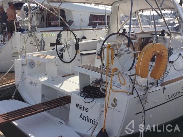 Oceanis 35 - Yacht Charter Sailica