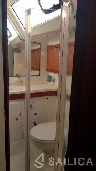 Oceanis 46 - Yacht Charter Sailica