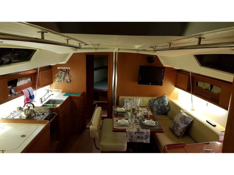 Oceanis 46 - Yacht Charter Sailica