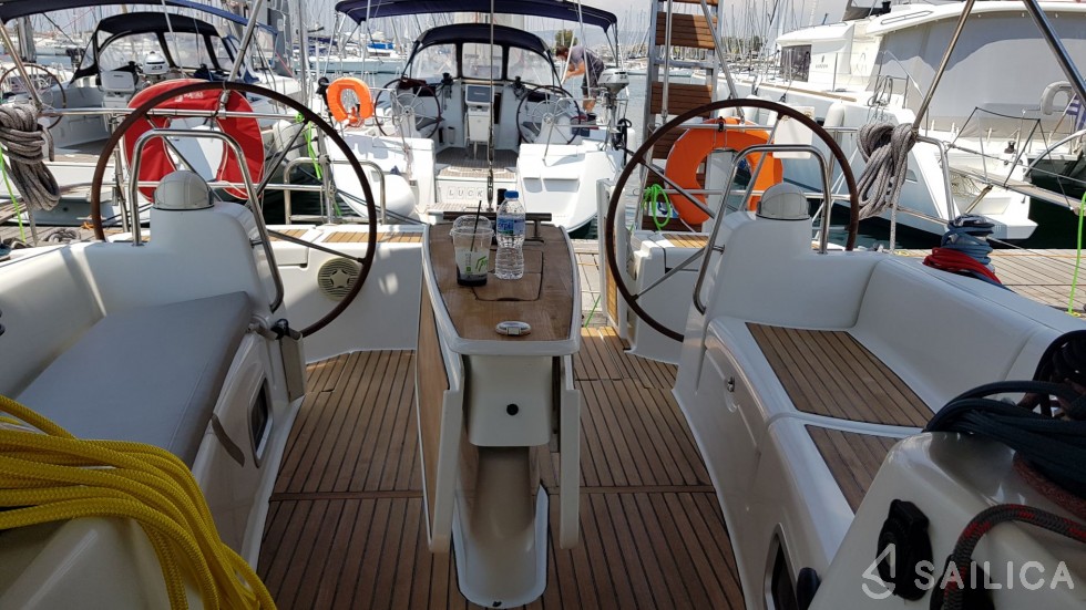 Oceanis 46 - Yacht Charter Sailica