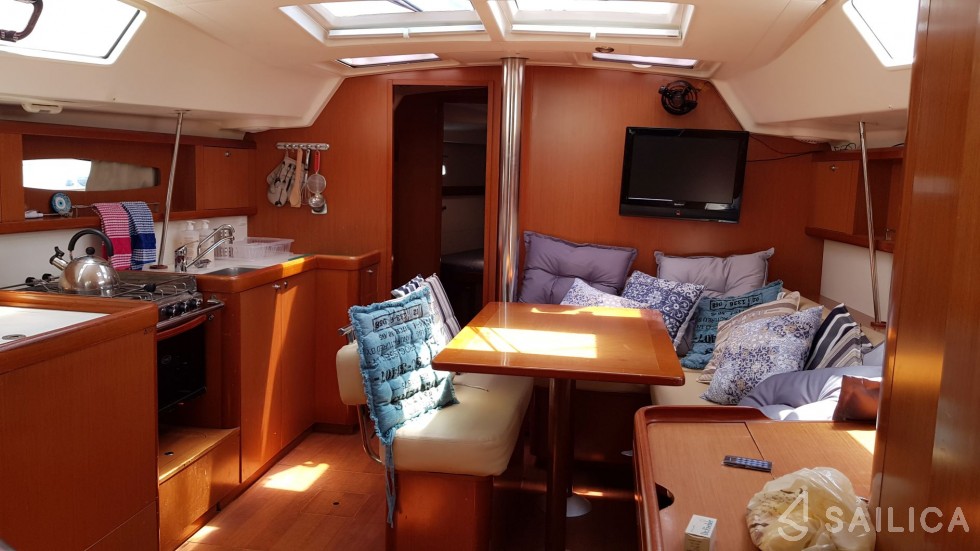 Oceanis 46 - Yacht Charter Sailica