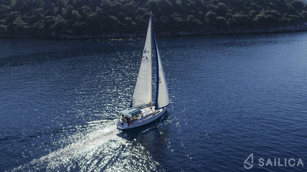 Bavaria 44 - Yacht Charter Sailica