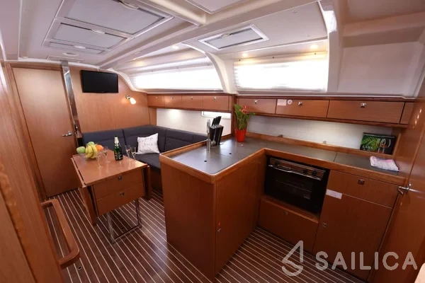 Bavaria 37 Cruiser - Yacht Charter Sailica