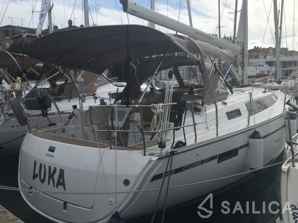 Bavaria 37 Cruiser - Yacht Charter Sailica
