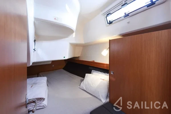Bavaria 37 Cruiser - Yacht Charter Sailica