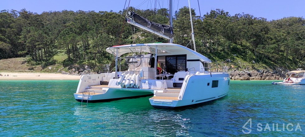 Lagoon 42 - Yacht Charter Sailica