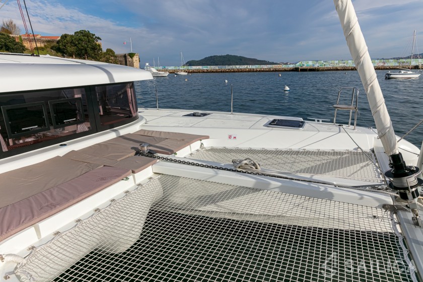 Lagoon 42 - Yacht Charter Sailica