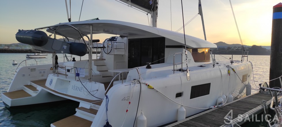Lagoon 42 - Yacht Charter Sailica
