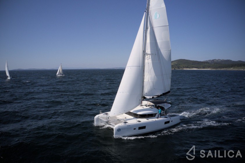 Lagoon 42 - Yacht Charter Sailica