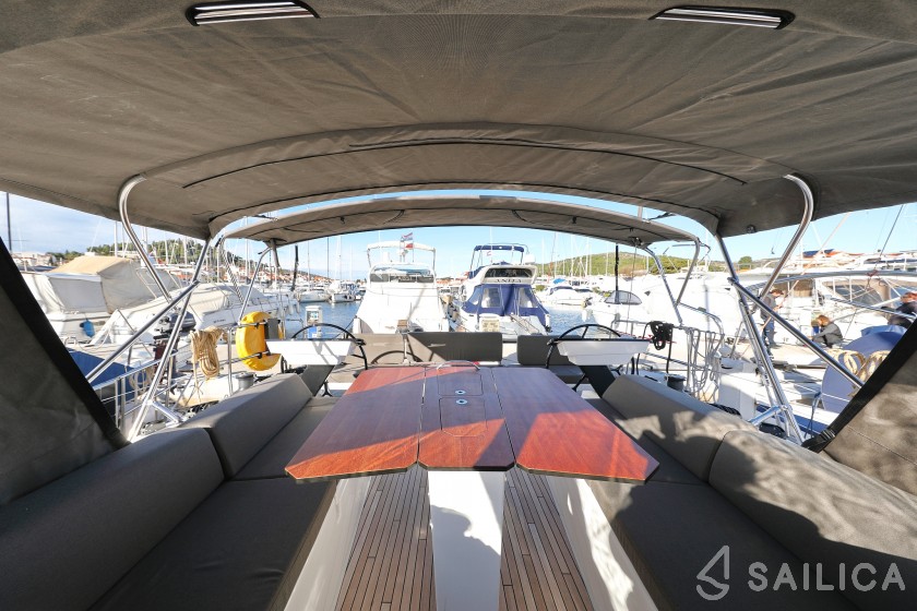 Dufour 41 - Yacht Charter Sailica