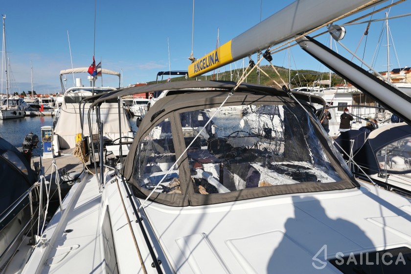 Dufour 41 - Yacht Charter Sailica