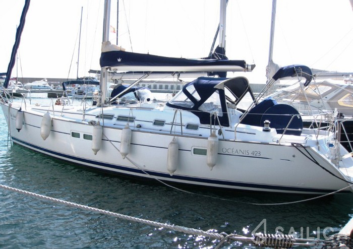 Oceanis 423 - 3 cab. - Yacht Charter Sailica